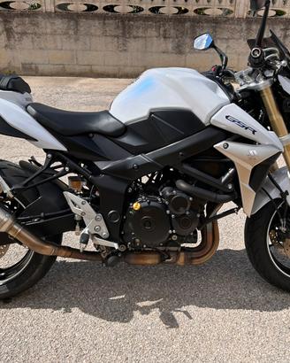 Suzuki Gsr 750