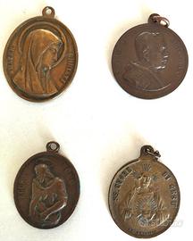 Lotto 4 Medaglie Ciondoli Devozionali Cattolici