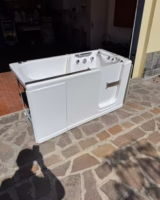 Vasca da bagno usata per anziani