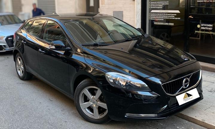 Volvo V40 D2 Geartronic R-design Momentum