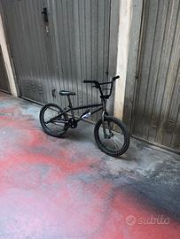 Bmx nera
