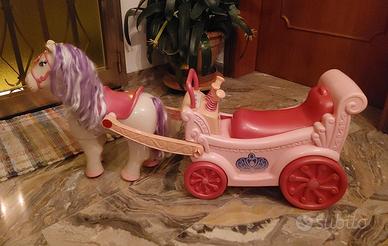 Mio Pony con carrozza per bambini