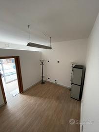 Locale commerciale con agibilità