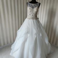 abito sposa Nicole Milano della linea Jolies