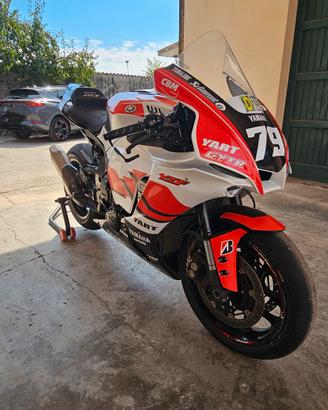 R1 GYTR 2022 