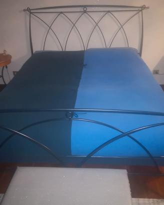 Letto matrimoniale 