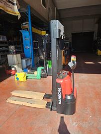 Stoccatore elettrico 1200kg con batterie di semi t
