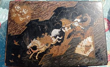 Antica scatola 