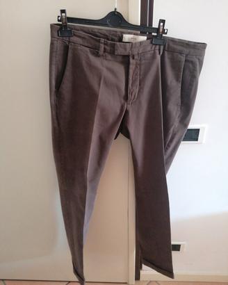 Pantaloni. 