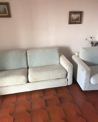 Divano letto e poltrona stesso corredo