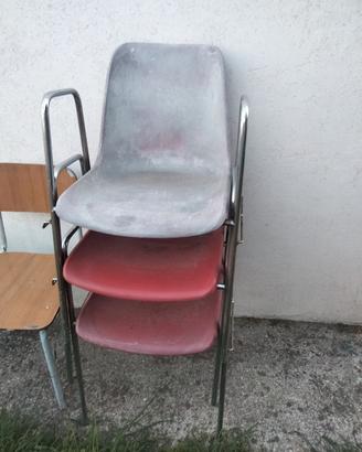 tavolo da giardino e 3 sedie di plastica