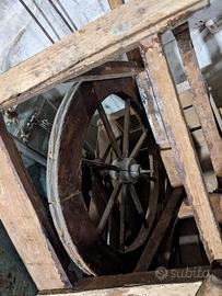 Antico arcolaio  in legno