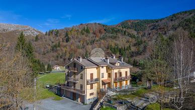 2 LOCALI A PORNASSIO