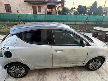 lancia ypsilon 1.2 benzina/gpl – 2012