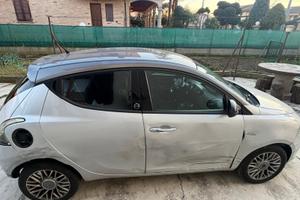 lancia ypsilon 1.2 benzina/gpl – 2013