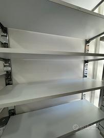 Arredo componibile : mensole e staffe