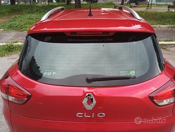 Automobile Clio wagon