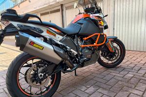 KTM Adventure 1050 in permuta con Honda x adv 750