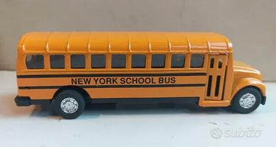 Gioco Scuolabus New York school bus In metallo.