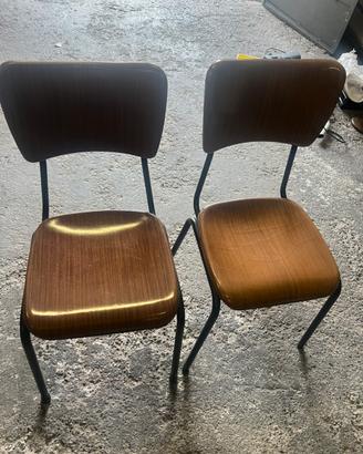 Quattro seggiole anche separate