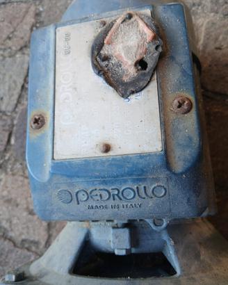 Pompa autoadescante
