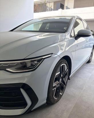 Golf 8.5 R-line Plus
