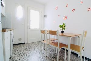 2 LOCALI A JESOLO
