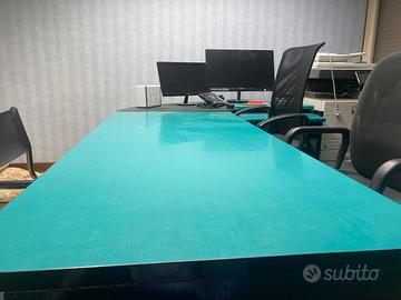 Scrivania per ufficio in legno laccato lucido