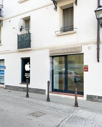 NEGOZIO A MANERBIO