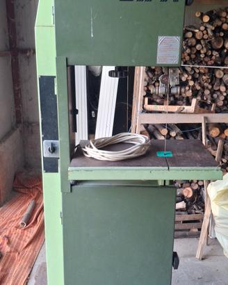 Sega a nastro per legno.