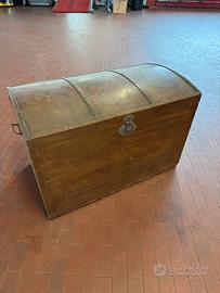 Baule antico in legno