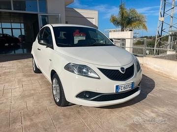 Lancia Ypsilon 1.2 69 CV 5 porte Gold