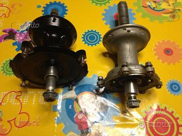 Mozzo ruota anteriore Honda Cr 125 250 500