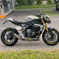 Triumph speed triple 1200 rs