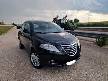 Lancia Ypsilon 0.9 TwinAir 85 CV 5 porte Metano Ec