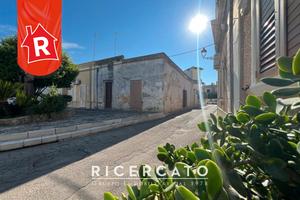 Soluzione indipendente da ristrutturare a Surbo