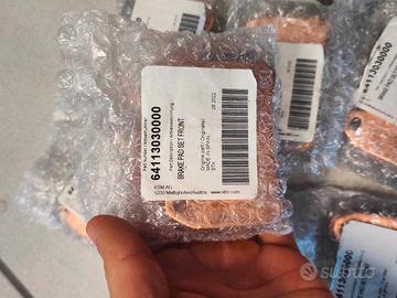 pasticche 64113030000 due coppie anteriori KTM