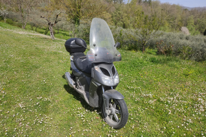 Aprilia sport city 200