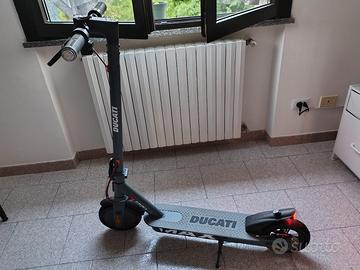 monopattino Ducati 