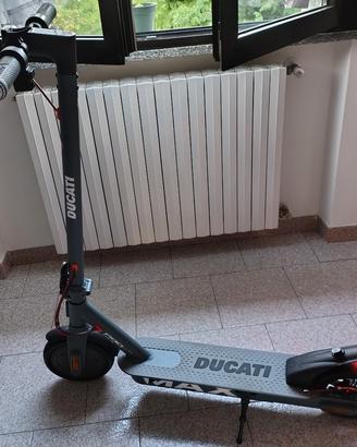 monopattino Ducati 