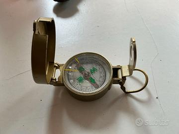 Bussola militare da puntamento in metallo vintage