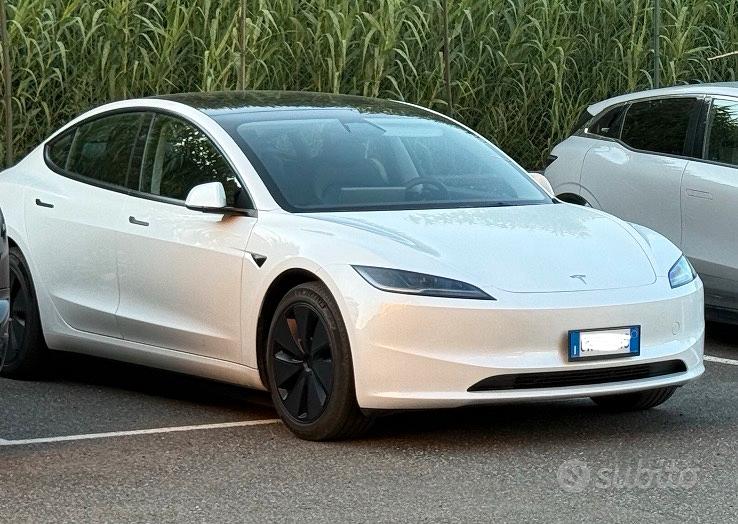 TESLA Model 3