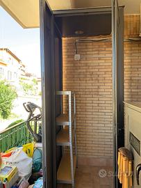 Tre armadi di alluminio