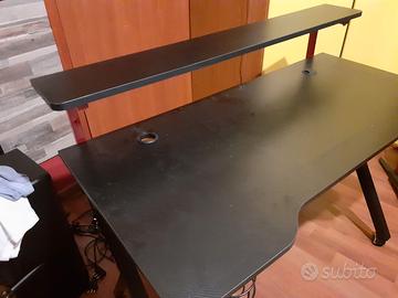 Scrivania  pc