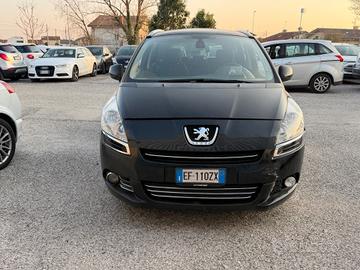 Peugeot 5008 1.6 HDi 112CV cambio robotizzato Tecn