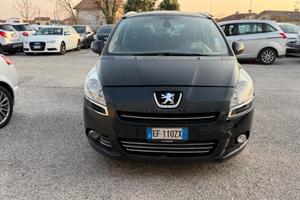 Peugeot 5008 1.6 HDi 112CV cambio robotizzato Tecn