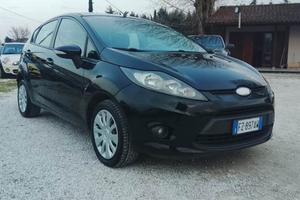 FORD Fiesta 1.4 5 porte Bz.- GPL Titanium