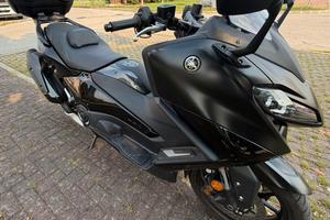Yamaha Tmax 560
