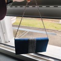 Pochette blu elegante con strass