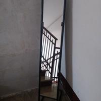 specchio con struttura in ferro 